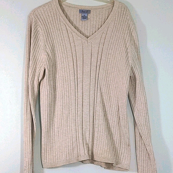 Jesse L. V neck Sweater - Picture 1 of 6